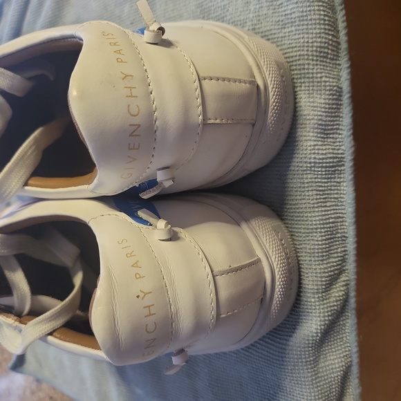 AUTHENTIC UNIQUE GIVENCHY SNEAKERS - Picture 3 of 5